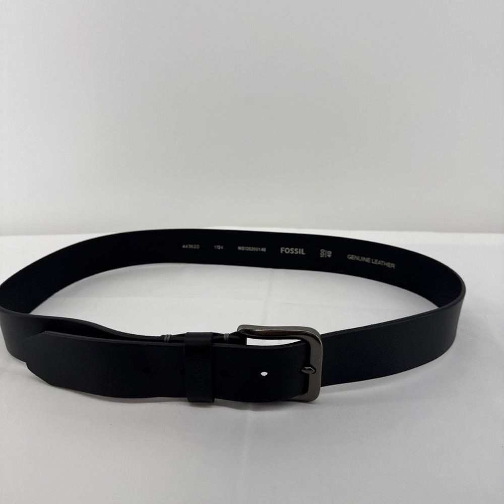 Fossil Mens Black Genuine Leather Belt Silver Buckle Size 40 Casual Career - Picture 3 of 16